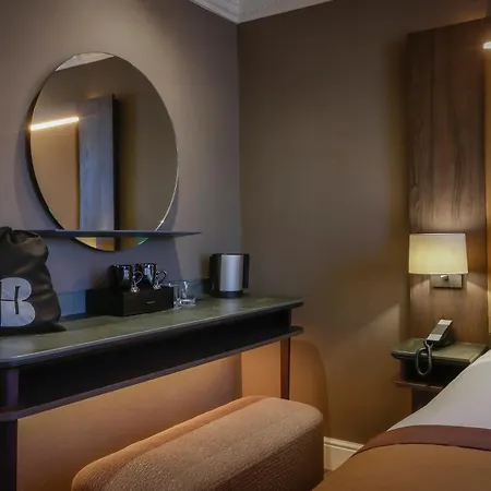 Belvedere Hotel, Centre