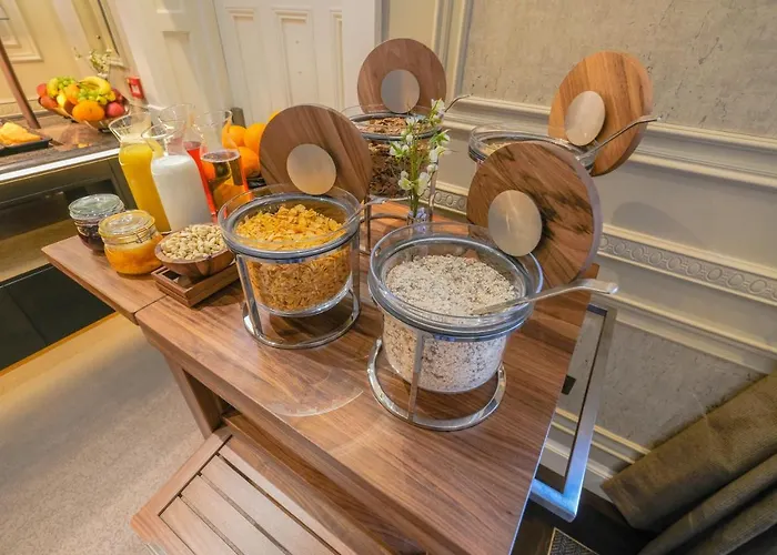 Belvedere Hotel, Centre Hotell 3*