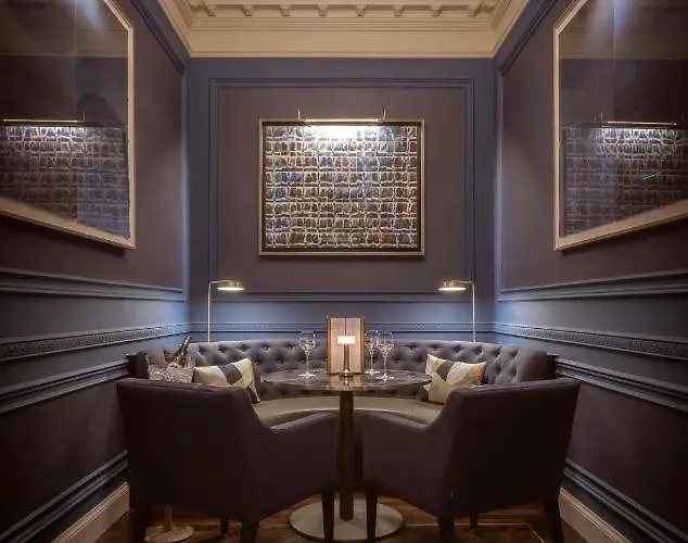 Отель Belvedere Hotel, Centre