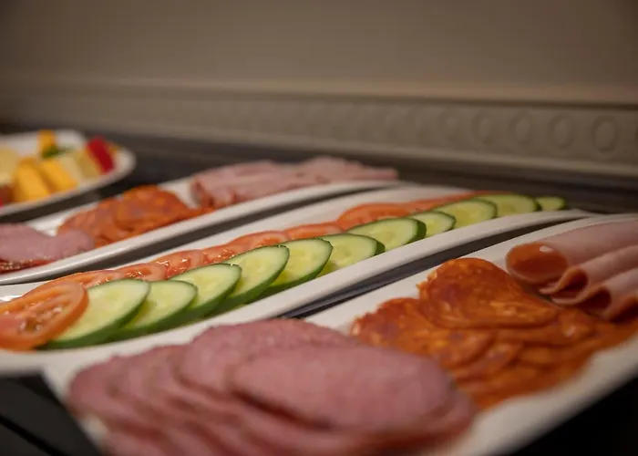 Отель Belvedere Hotel, Centre