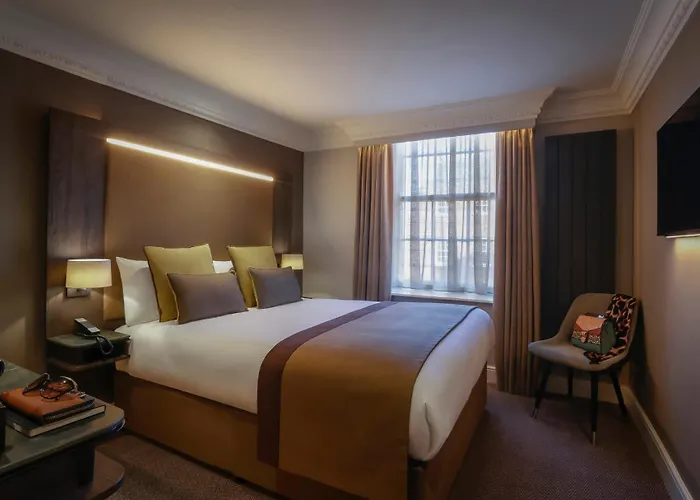 Отель Belvedere Hotel, Centre 3*