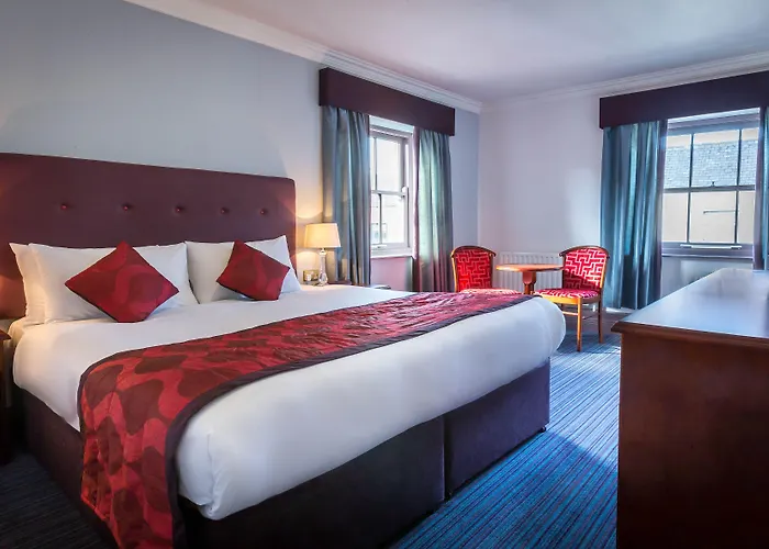 Отель Belvedere Hotel, Centre 3*