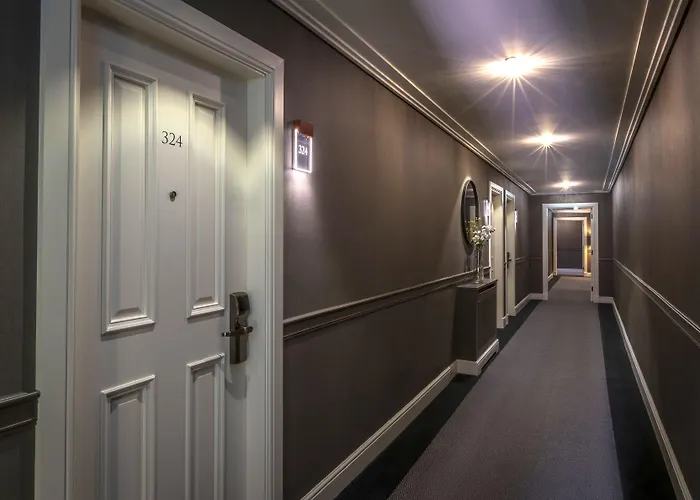 Belvedere Hotel, Centre