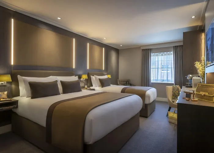 Отель Belvedere Hotel, Centre 3*