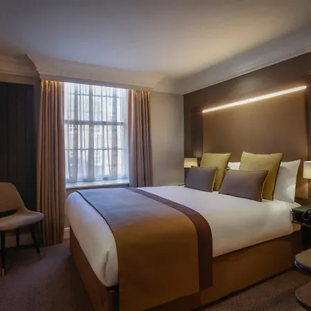 Belvedere Hotel, Centre