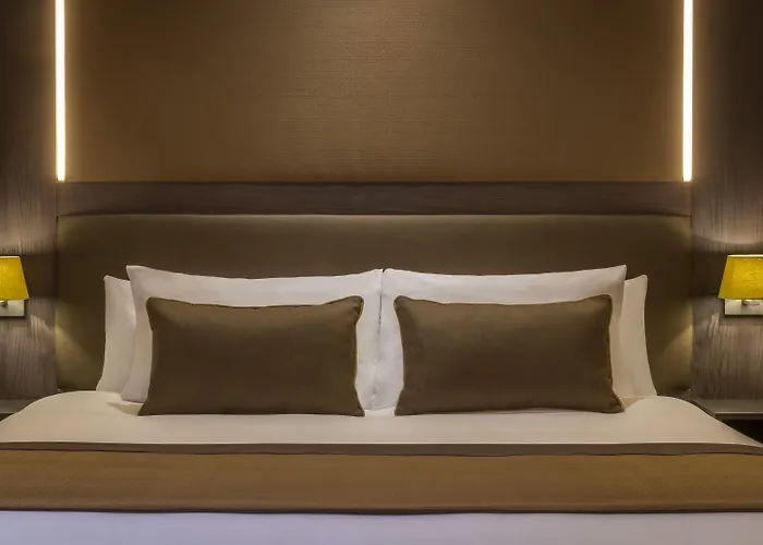 Belvedere Hotel, Centre